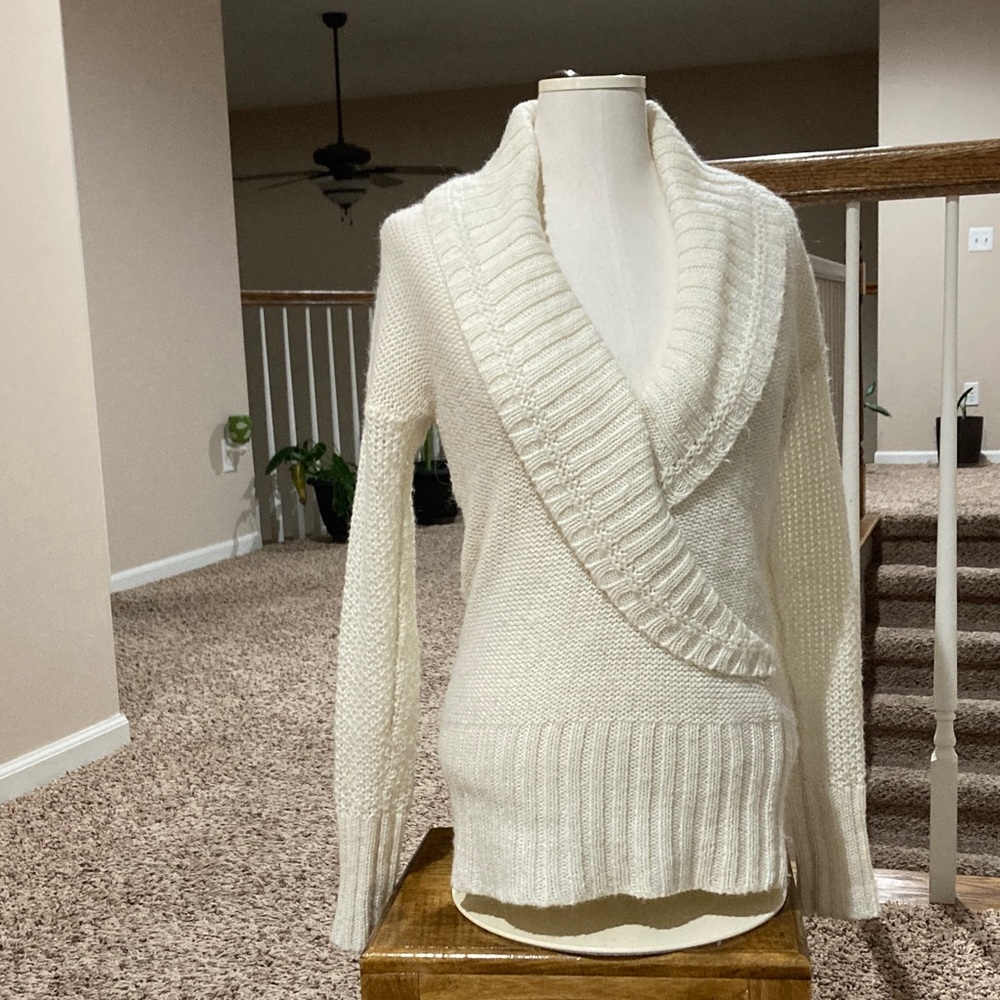 Cozy Cream Knit Sweater Ann Taylor Loft size small